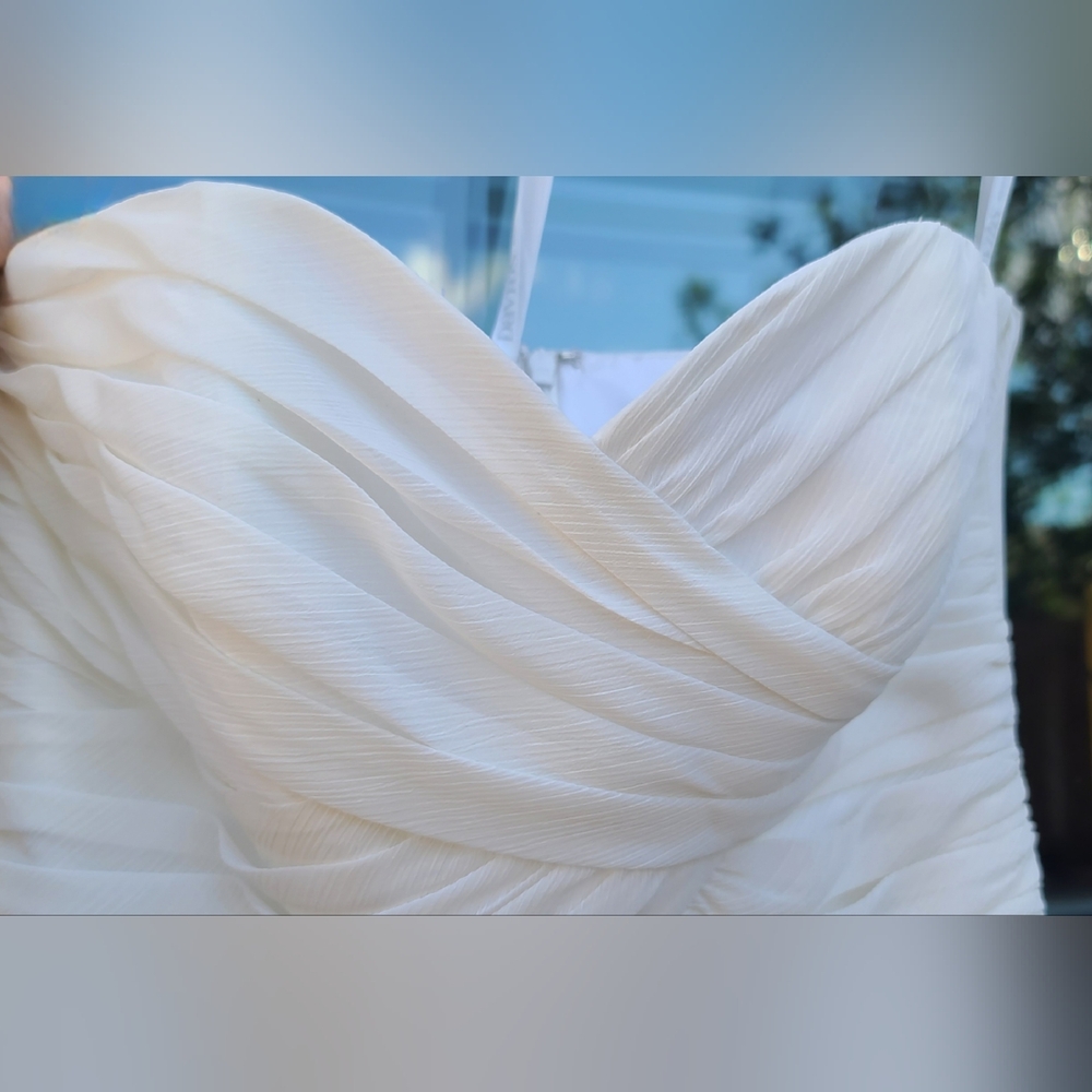 David's Bridal White Crinkle Chiffon Wedding Dress – Size 2 - Picture 8 of 17
